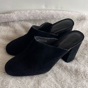 Urban outfitters black suede chunky heel mule slip on